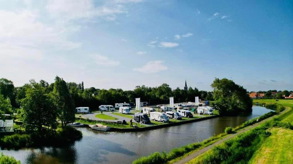 فيلا Tiny House Aan Het Water Op De Appelhof Wommels المظهر الخارجي الصورة