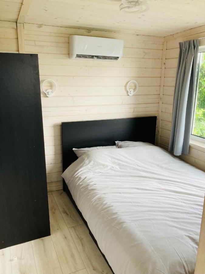 فيلا Tiny House Aan Het Water Op De Appelhof Wommels المظهر الخارجي الصورة