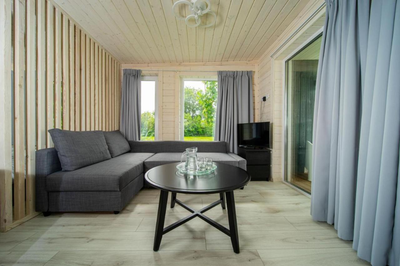 فيلا Tiny House Aan Het Water Op De Appelhof Wommels المظهر الخارجي الصورة